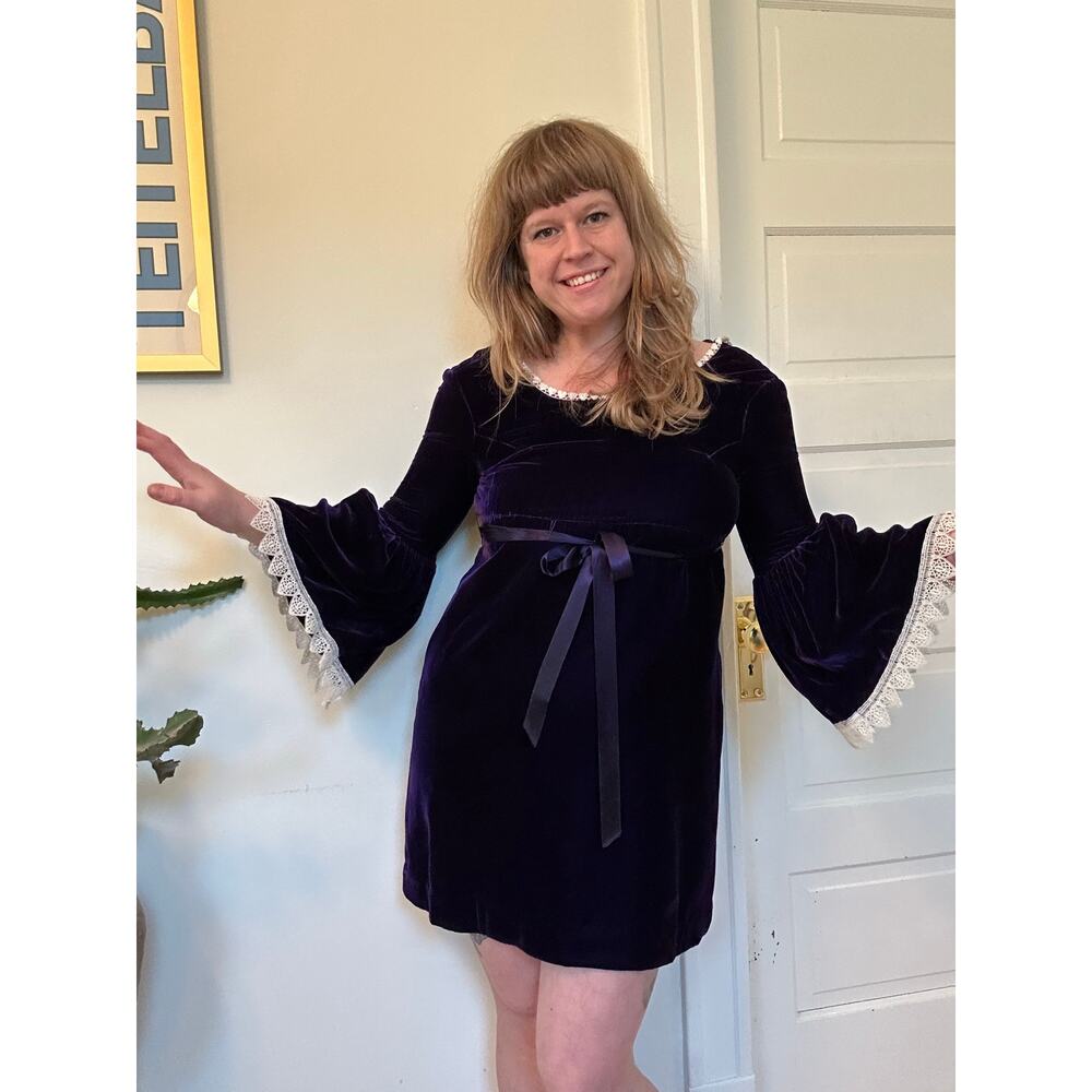 1960s 60s vintage purple velvet mini dress angel sleeves Juliette babydoll M